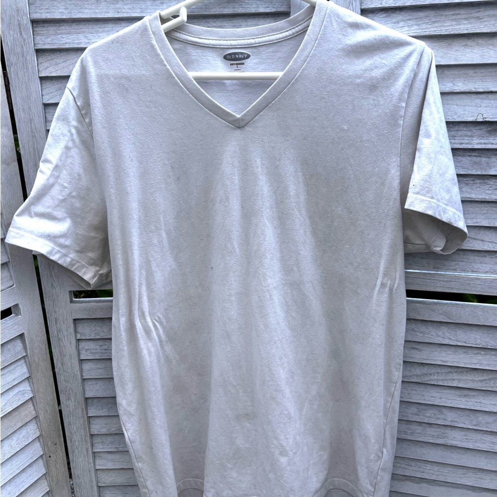 Old Navy Men's V-Neck Short Sleeve T-Shirt in Light Gray